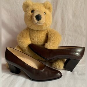 EUC ENZO ANGIOLINI WARRINGTON BROWN LEATHER PUMPS/HEELS IN SIZE 7 1/2N (NARROW)